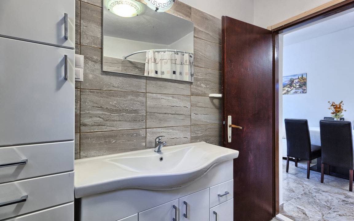 Photo of Bathroom in Cove Basina (Jelsa)