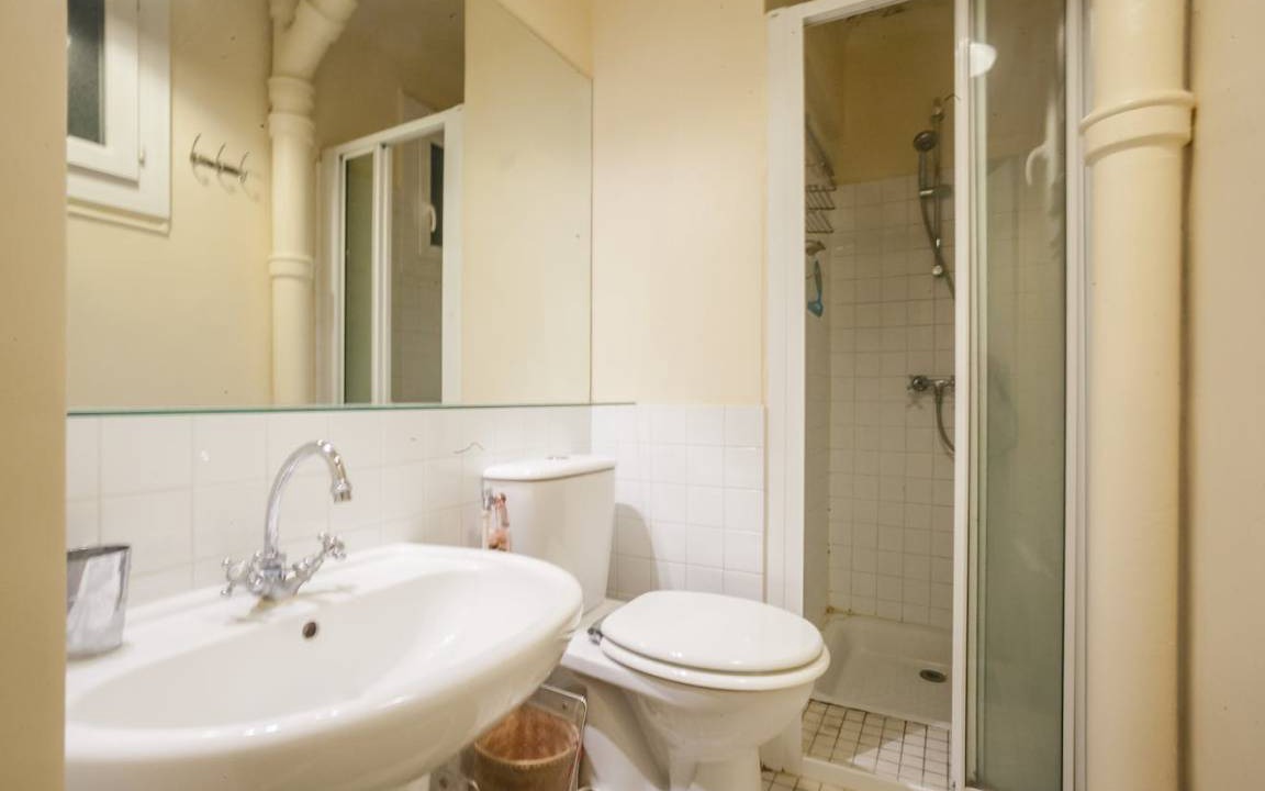 Photo of Bathroom in Arsenal