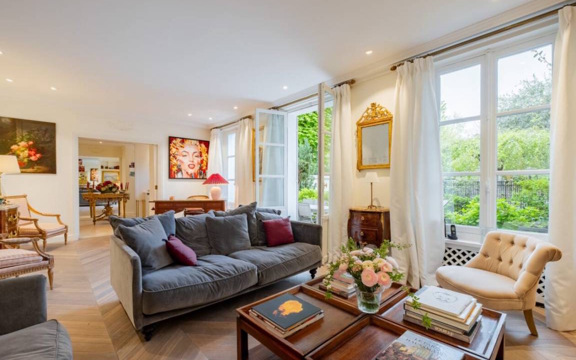 Photo of Livingroom in Villa Montmorency