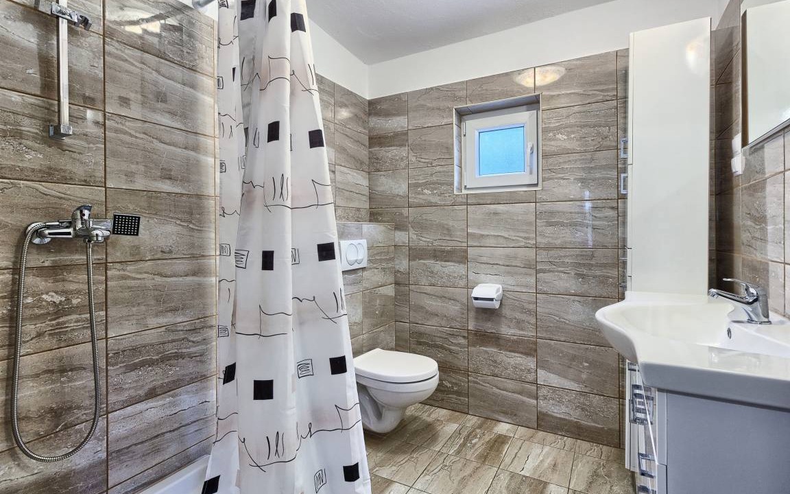 Photo of Bathroom in Cove Basina (Jelsa)