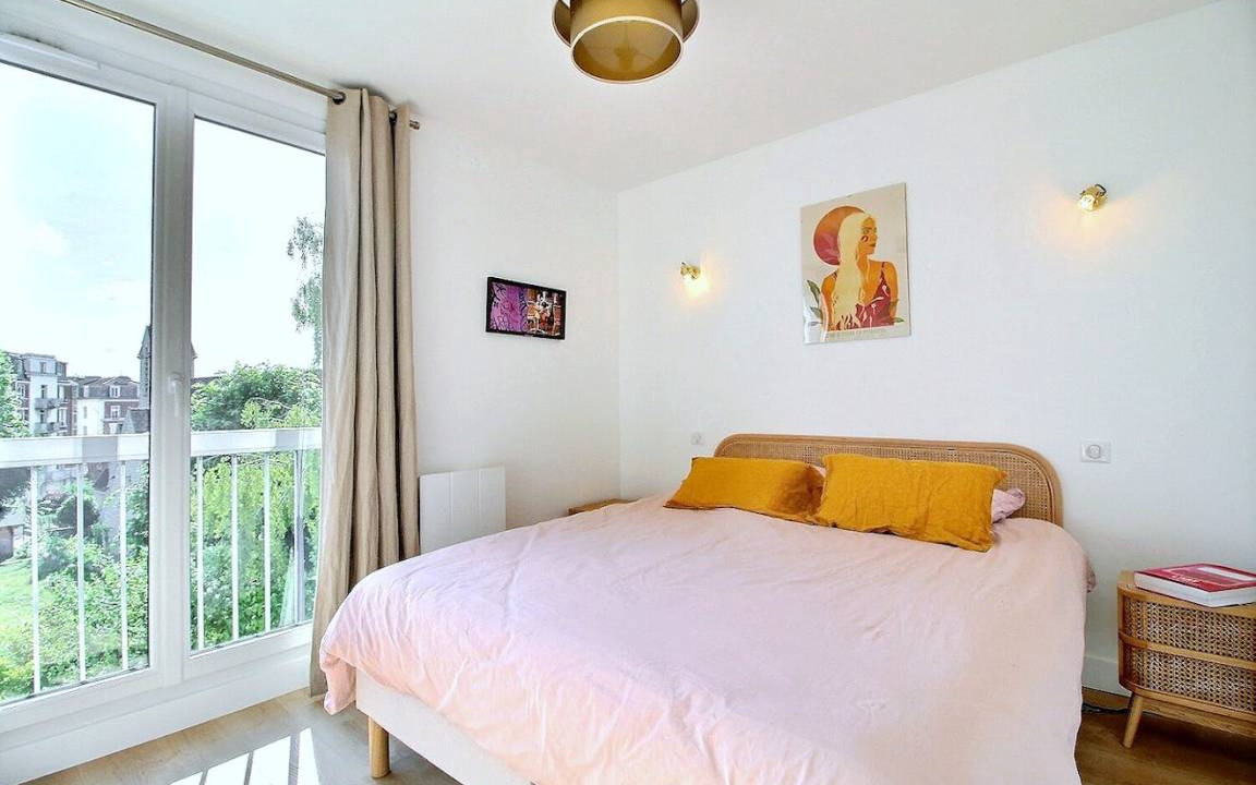 Photo of Bedroom in Saint-Fargeau