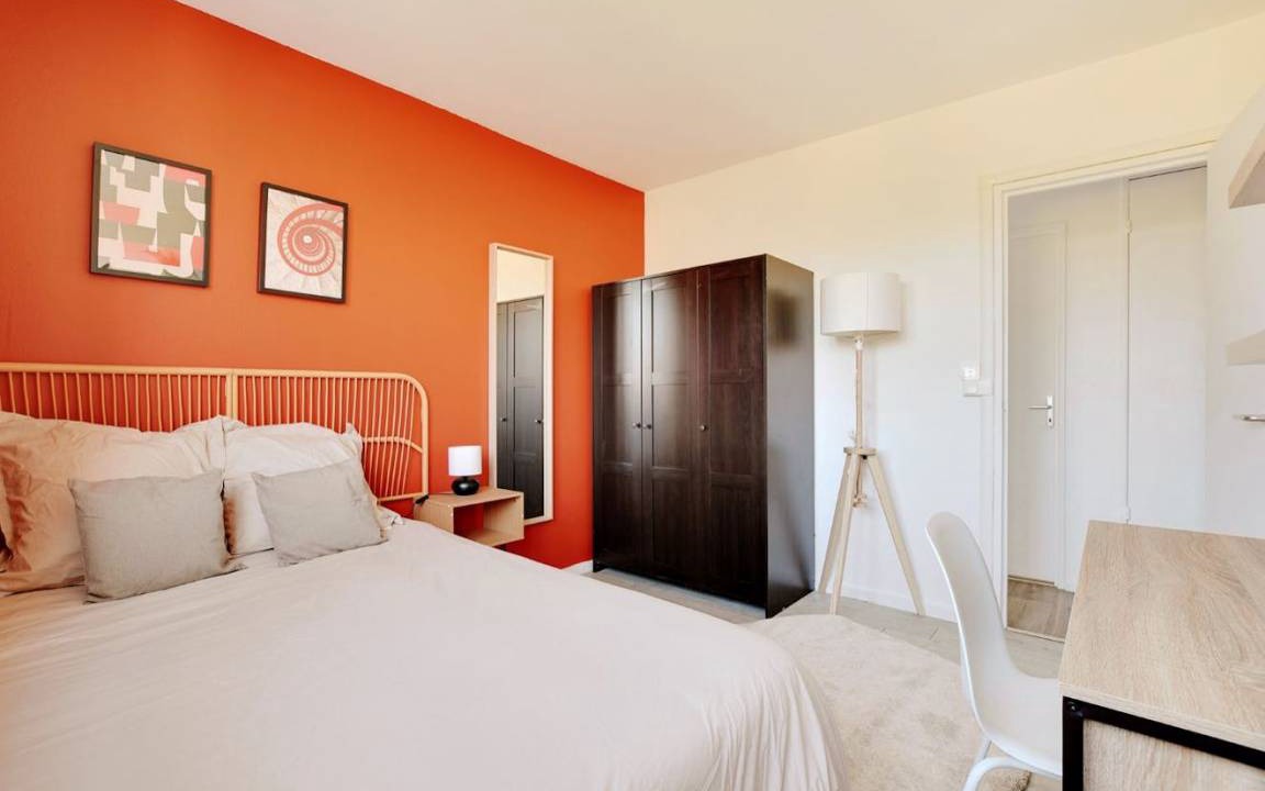 Photo of Bedroom in Le Kremlin-Bicetre