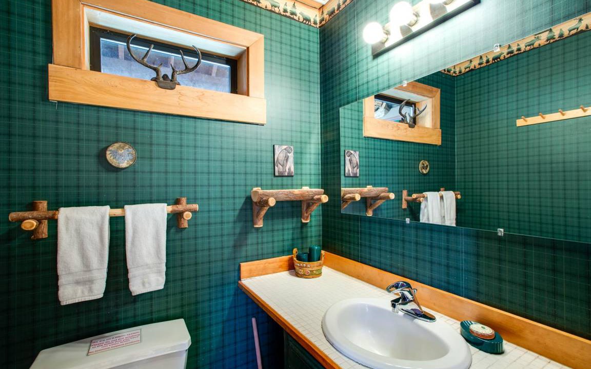 Photo of Bathroom in Glacier