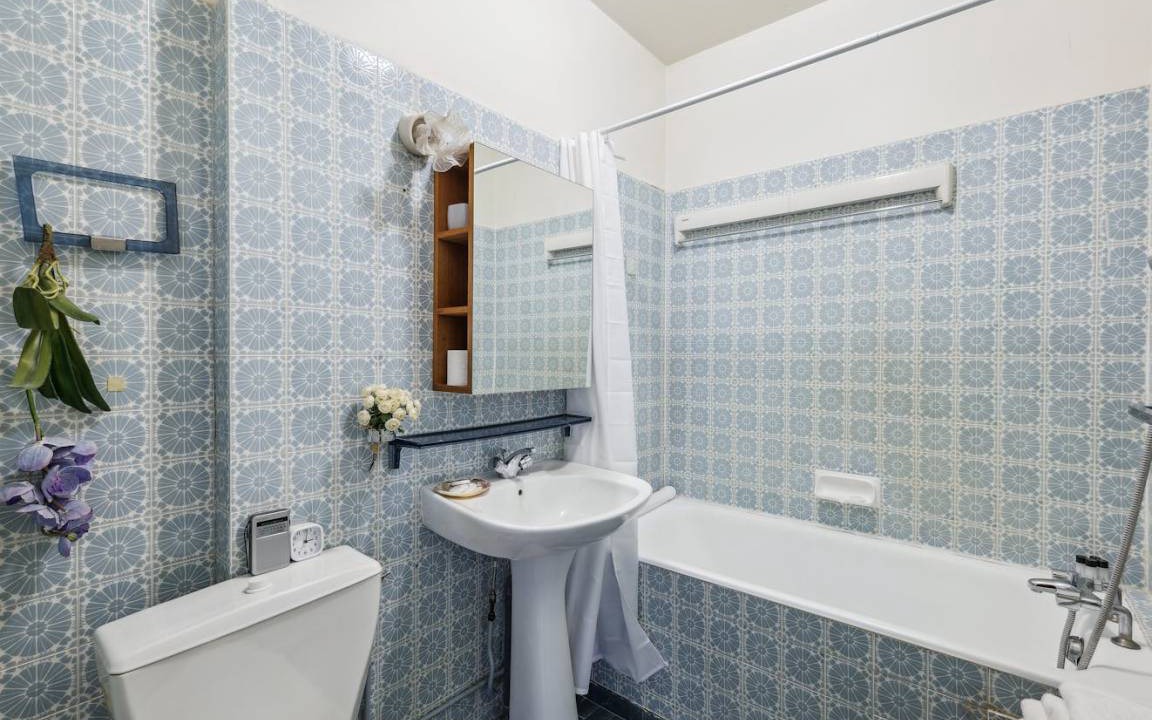 Photo of Bathroom in Quartier de l'Ecole-Militaire