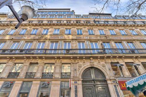 Photo of Buildings in Quartier des Grandes-Carrieres