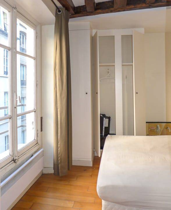 Photo of Bedroom in Arts-et-Metiers