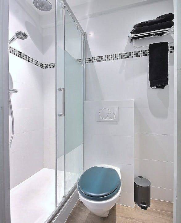 Photo of Bathroom in Quartier de l'Ecole-Militaire