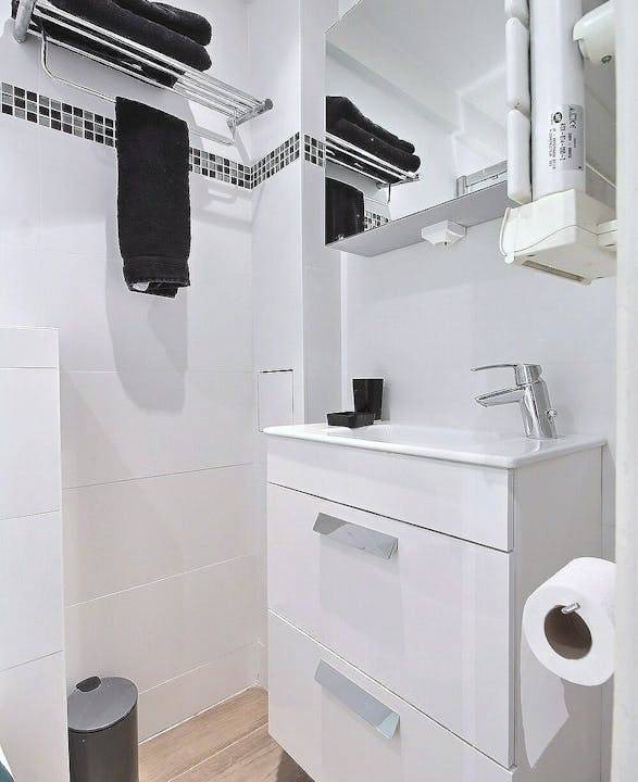 Photo of Bathroom in Quartier de l'Ecole-Militaire