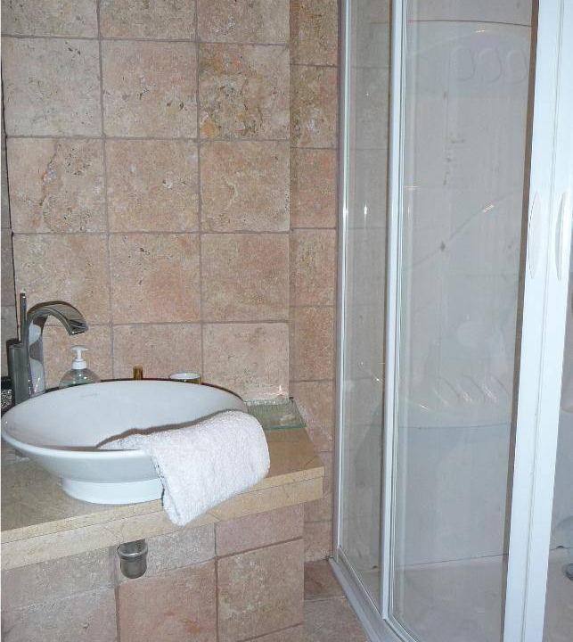 Photo of Bathroom in 4th Arrondissement