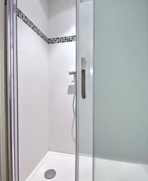 Photo of Bathroom in Quartier de l'Ecole-Militaire