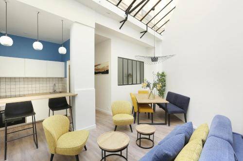 Photo of Livingroom in Arts-et-Metiers