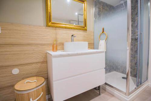 Photo of Bathroom in Orly