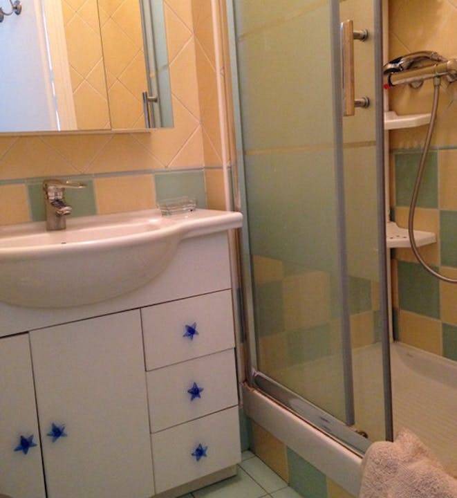 Photo of Bathroom in Butte-aux-Cailles