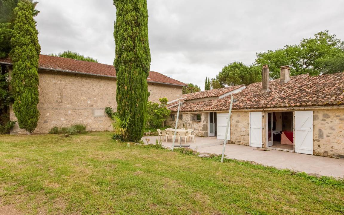 Photo of Buildings in Fieux