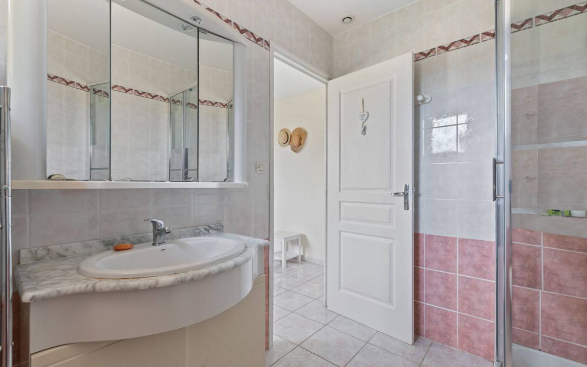 Photo of Bathroom in Roquebrun