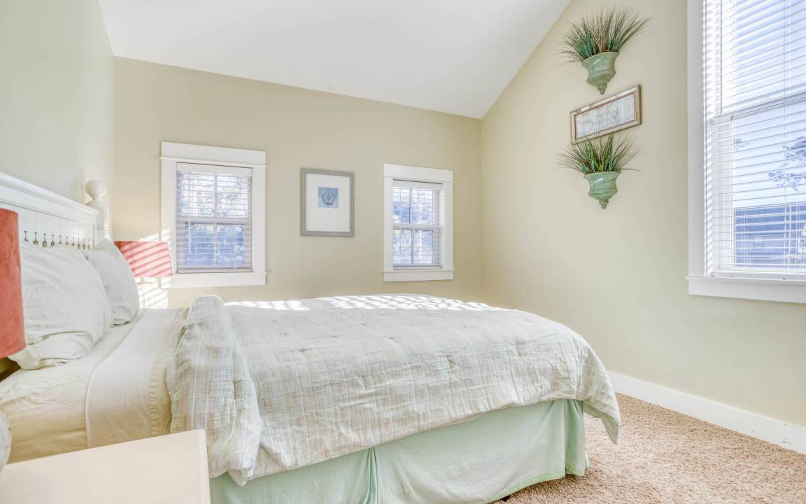 Photo of Bedroom in Olivia Beach