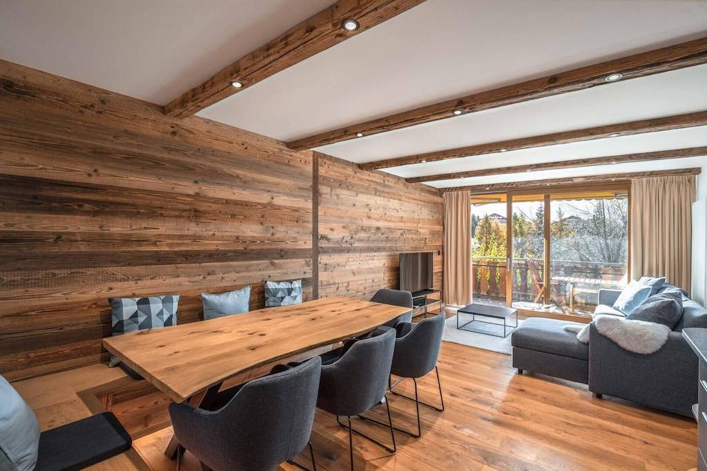 Photo of Livingroom in Lens