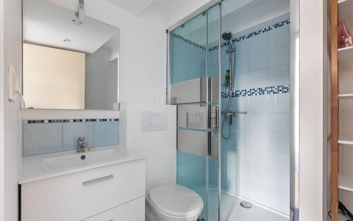 Photo of Bathroom in Roquebrun