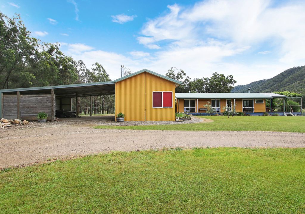 Photo of Buildings in Smoko