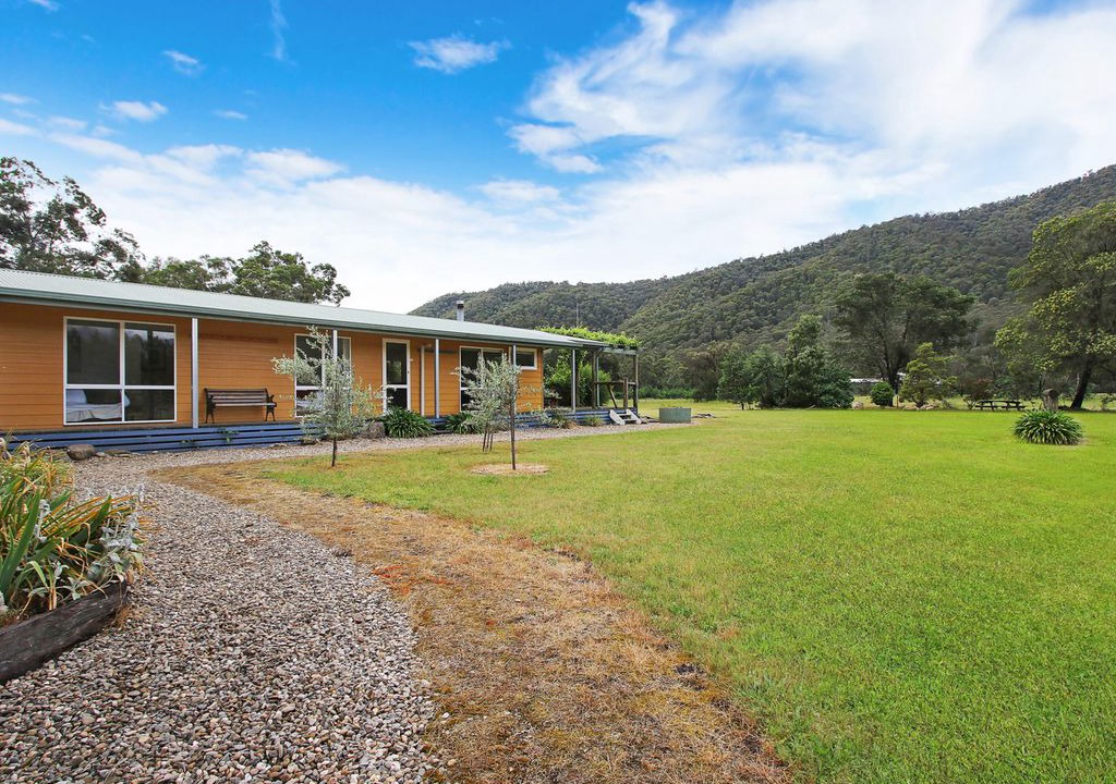 Photo of Buildings in Smoko