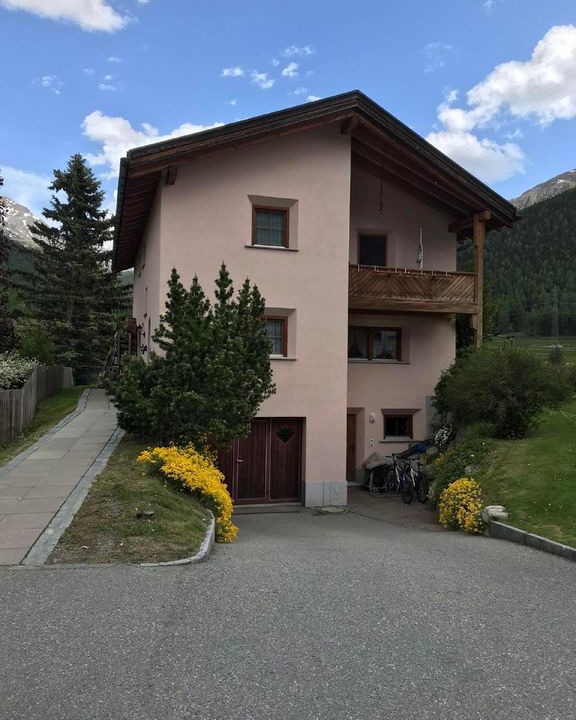 Photo of Buildings in Zernez