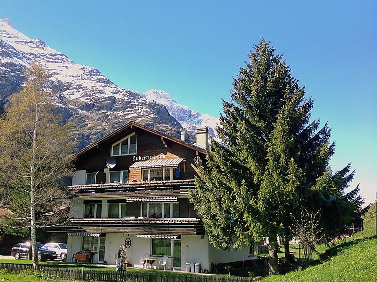 Photo of Buildings in Taesch