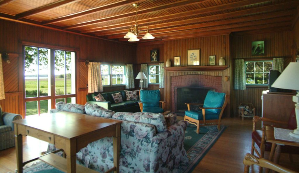 Photo of Livingroom in Brackley Beach