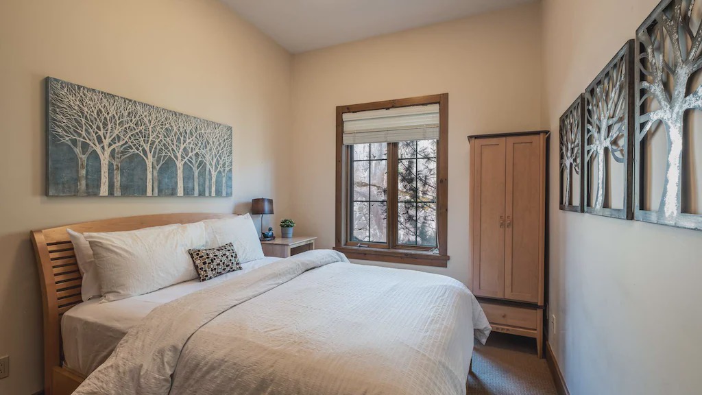 Photo of Bedroom in Mont-Tremblant