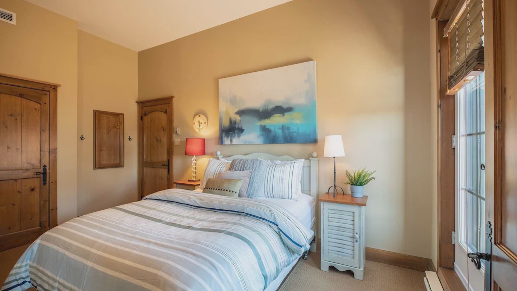 Photo of Bedroom in Mont-Tremblant