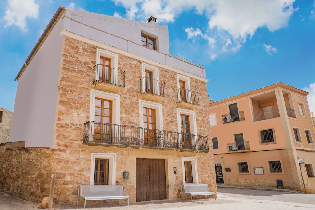 Photo of Buildings in Pira