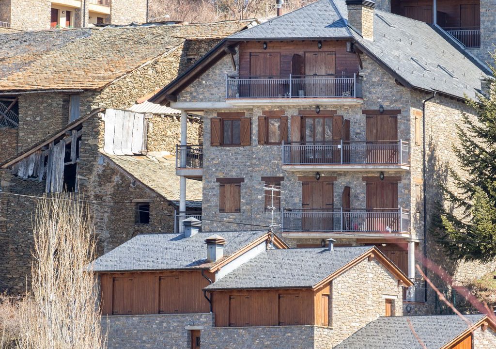Photo of Buildings in Roni