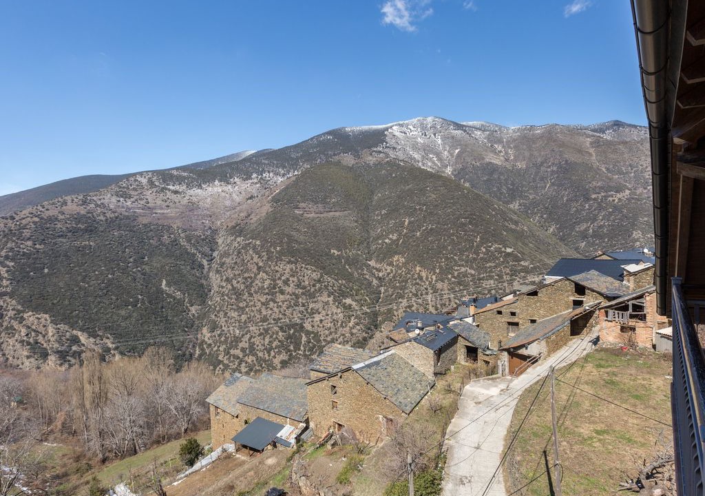 Photo of Buildings in Roni