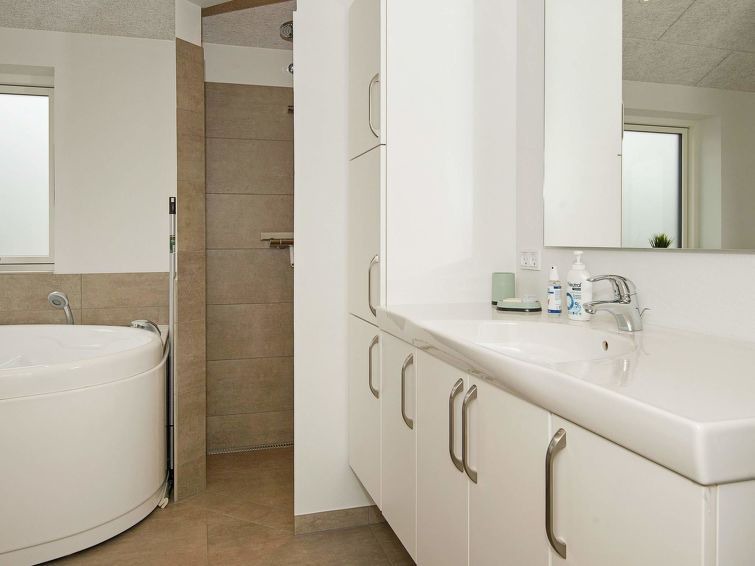 Photo of Bathroom in Tversted