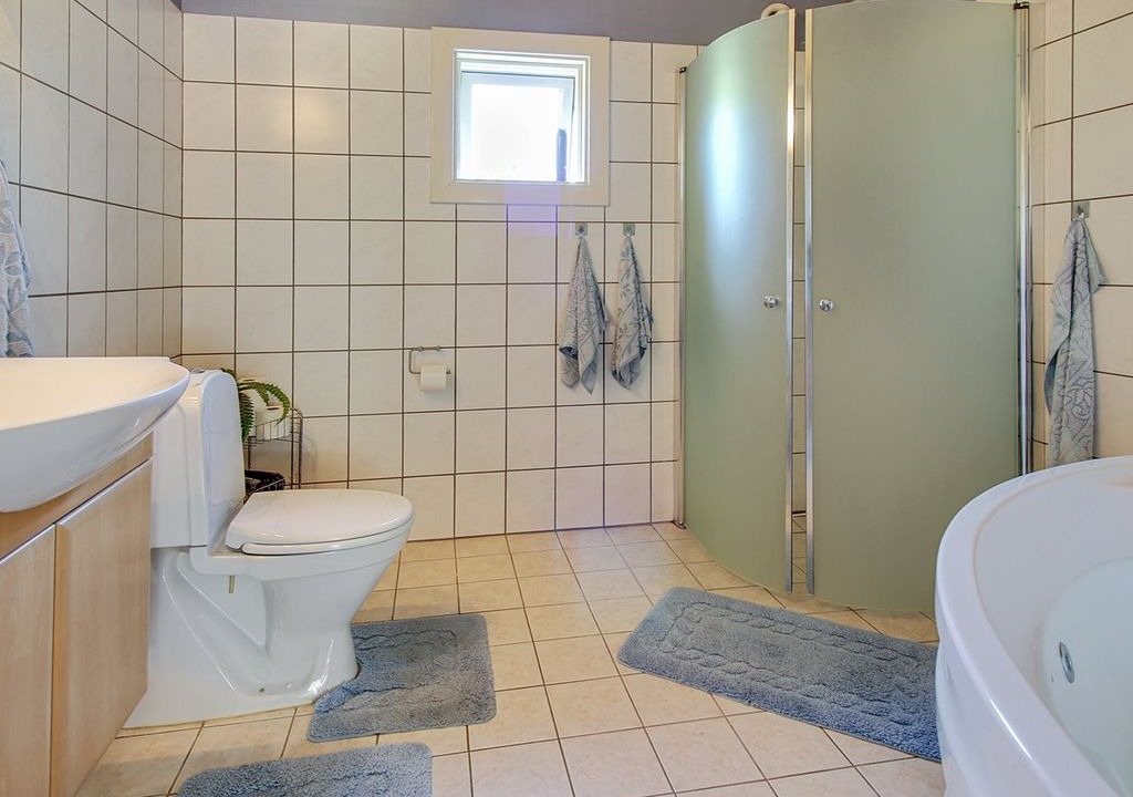 Photo of Bathroom in Melby