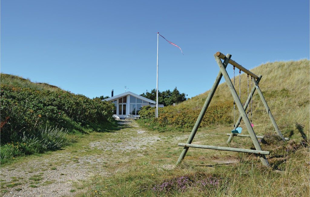 Photo of Others in Houvig Strand