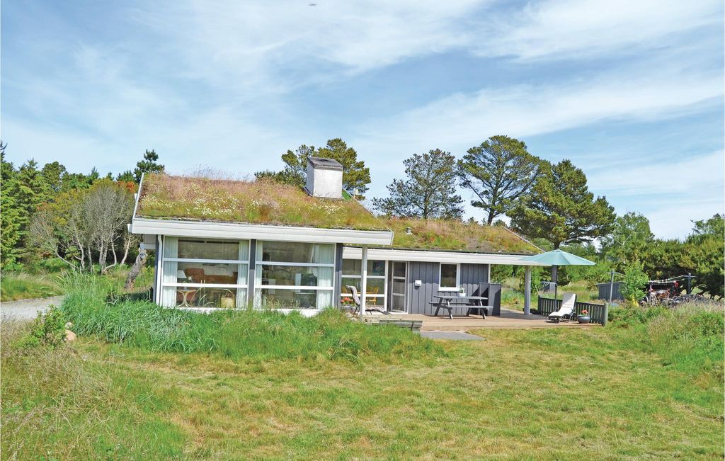 Photo of Buildings in Skram