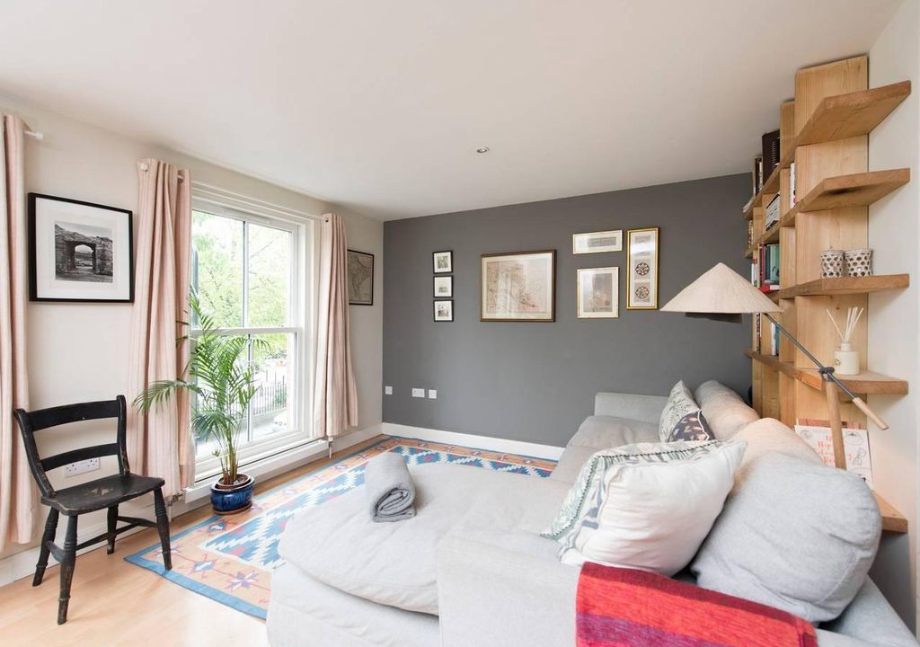 Photo of Livingroom in Hackney Central