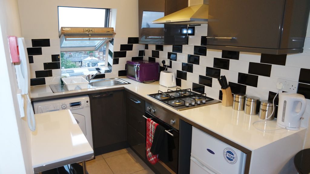 Photo of Kitchen in Latchmere