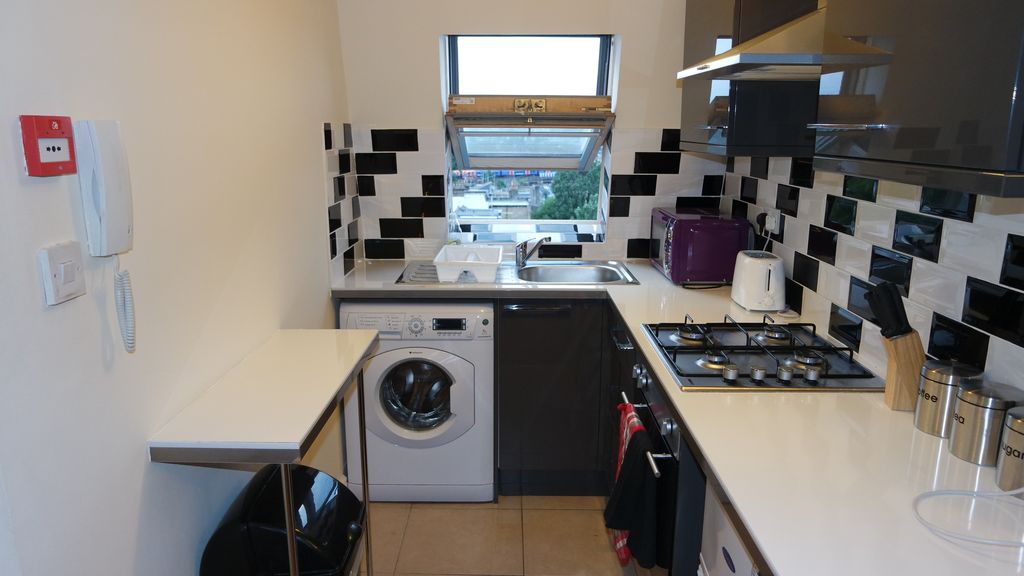 Photo of Kitchen in Latchmere