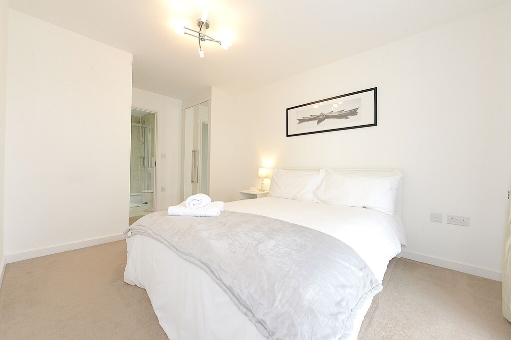 Photo of Bedroom in Woking
