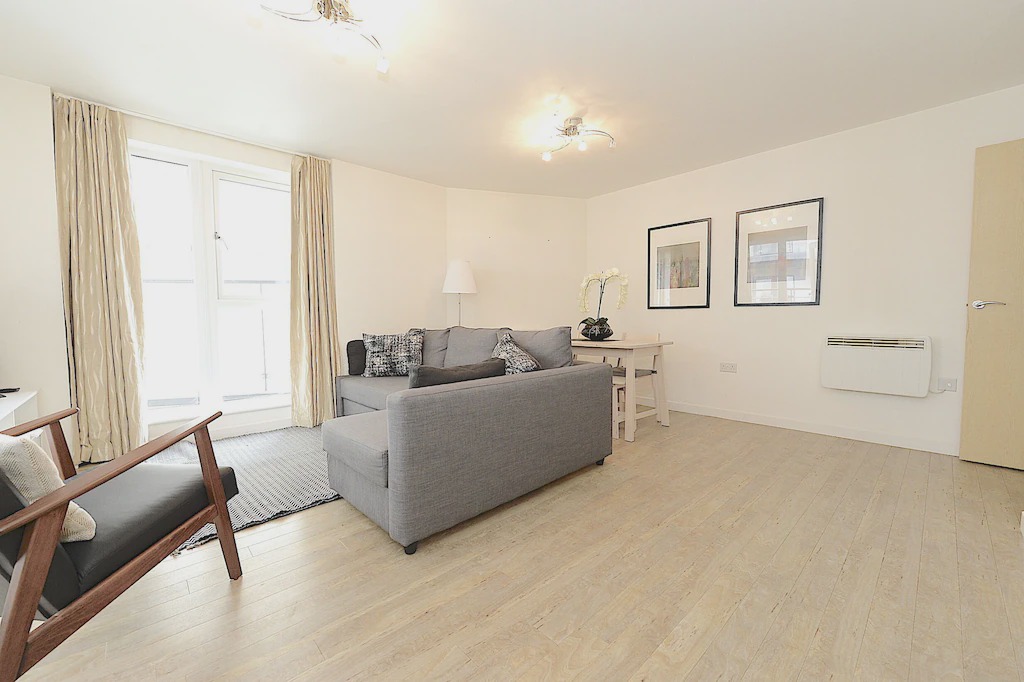 Photo of Livingroom in Woking
