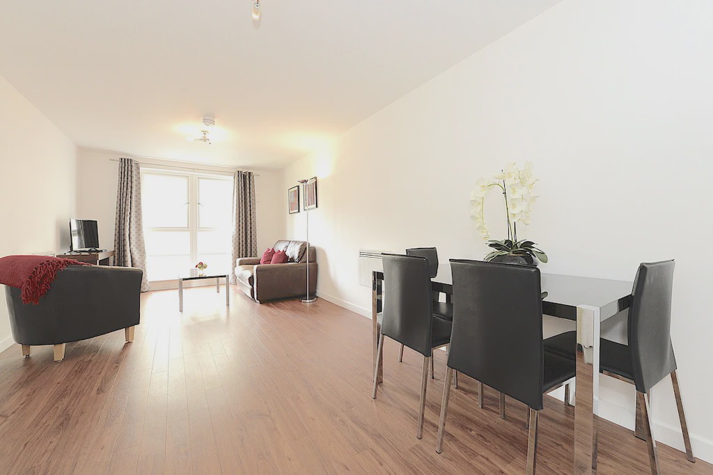 Photo of Livingroom in Woking