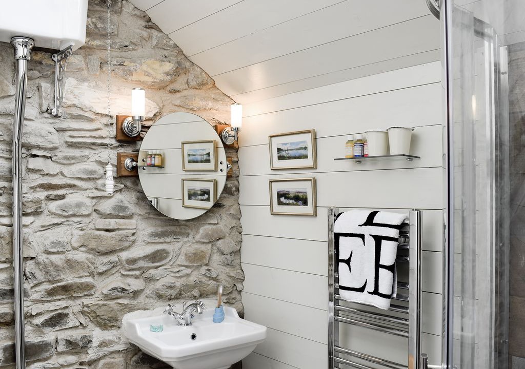 Photo of Bathroom in Tregaron