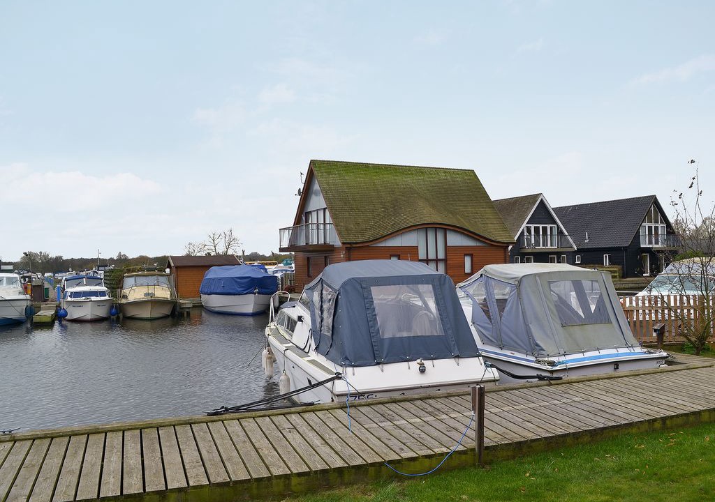 Photo of Others in Horning