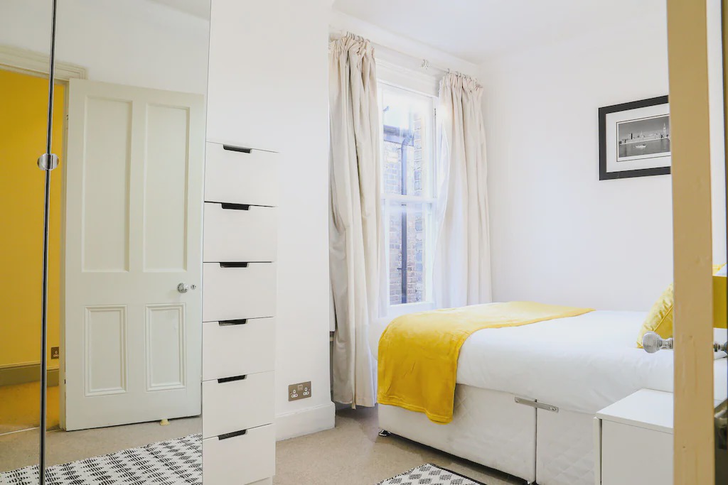 Photo of Bedroom in Askew