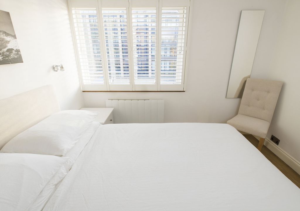 Photo of Bedroom in Queenhithe