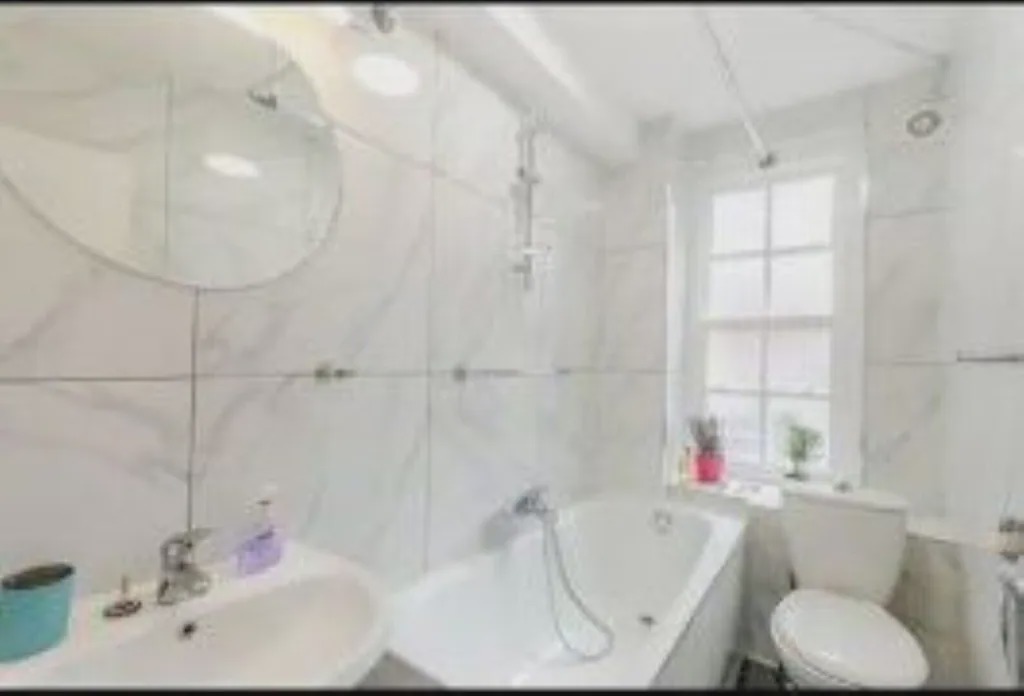 Photo of Bathroom in Bryanston and Dorset Square