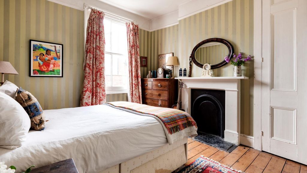 Photo of Bedroom in Town