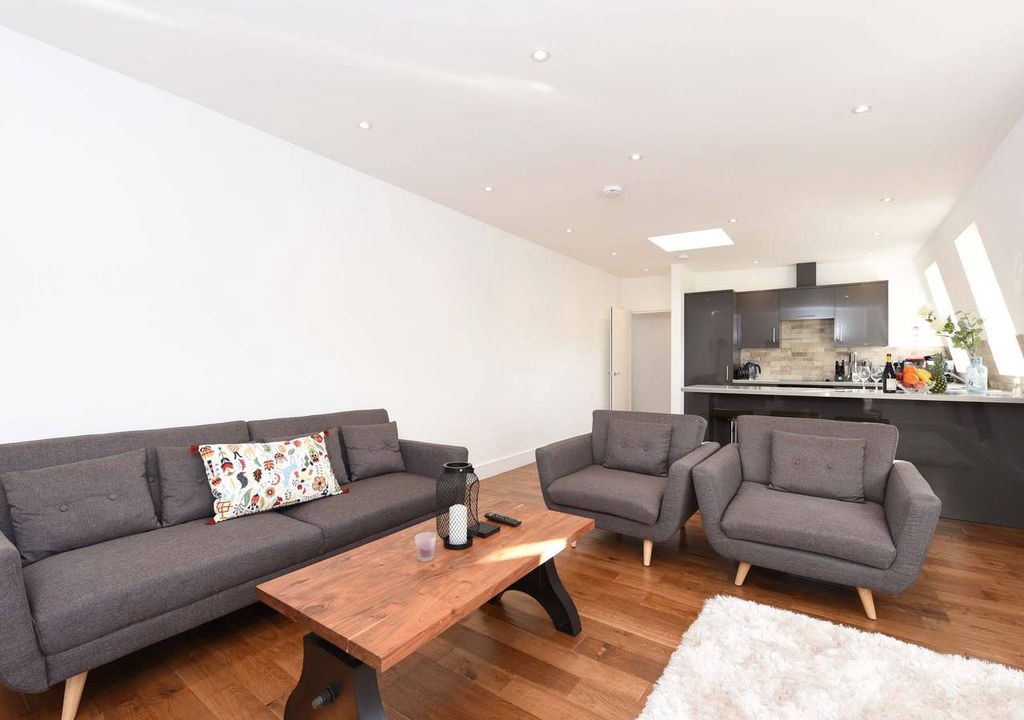 Photo of Livingroom in Latchmere