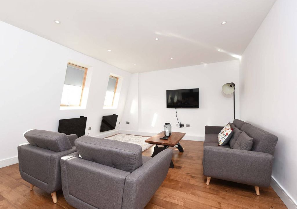 Photo of Livingroom in Latchmere